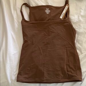 SKIMS Fits Everybody Back Smoothing Cami - Jasper